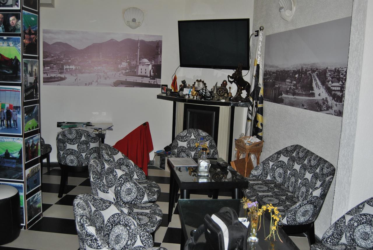 Hotel Republika Tiranë Ngoại thất bức ảnh