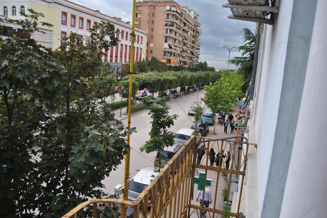 Hotel Republika Tiranë Ngoại thất bức ảnh