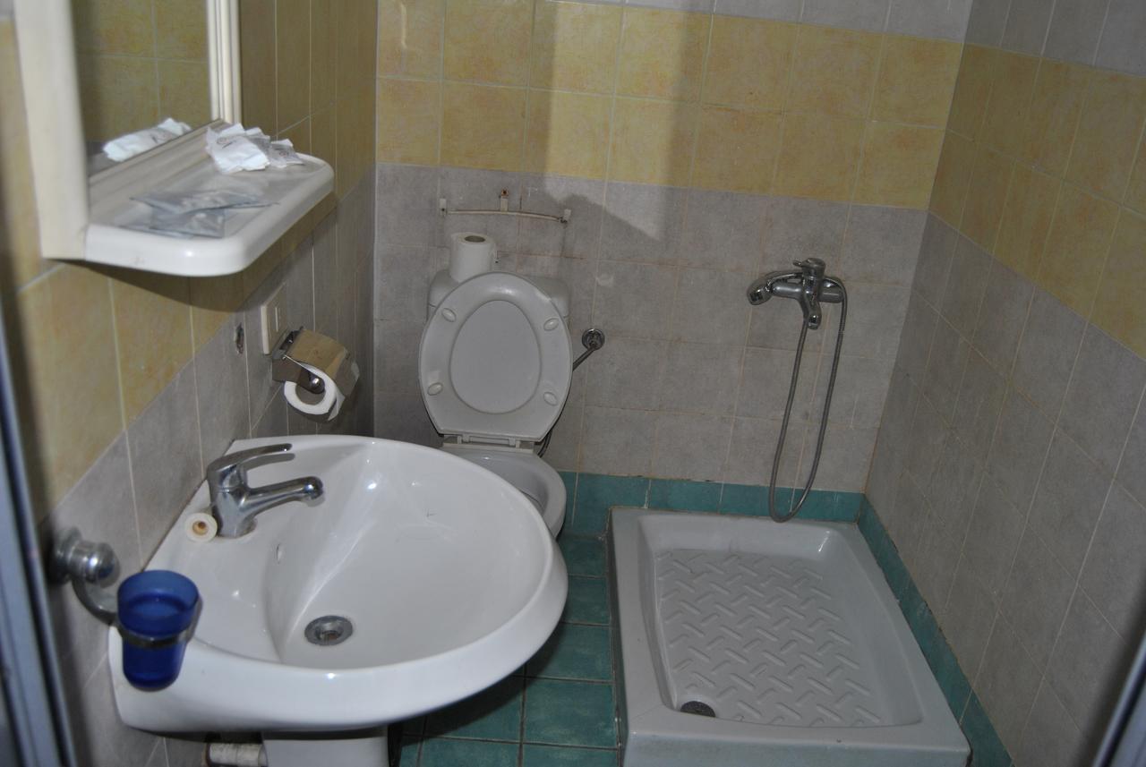 Hotel Republika Tiranë Ngoại thất bức ảnh