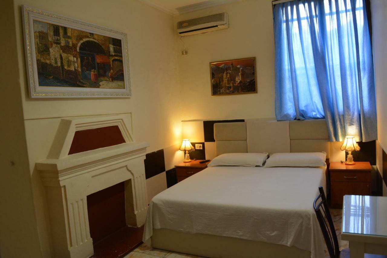 Hotel Republika Tiranë Ngoại thất bức ảnh