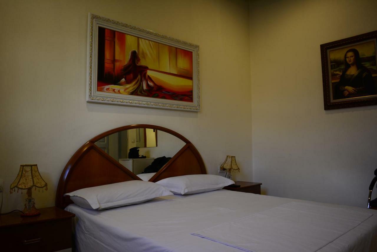 Hotel Republika Tiranë Ngoại thất bức ảnh