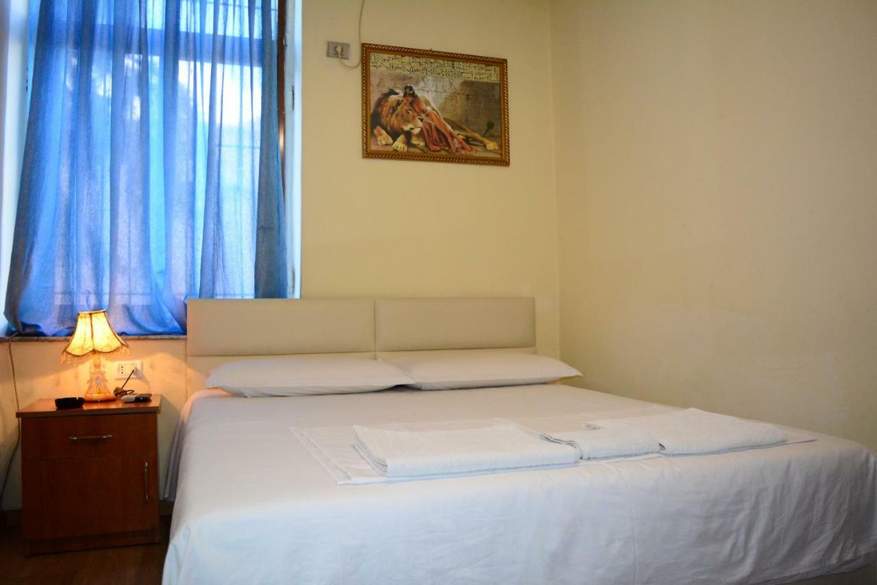 Hotel Republika Tiranë Ngoại thất bức ảnh