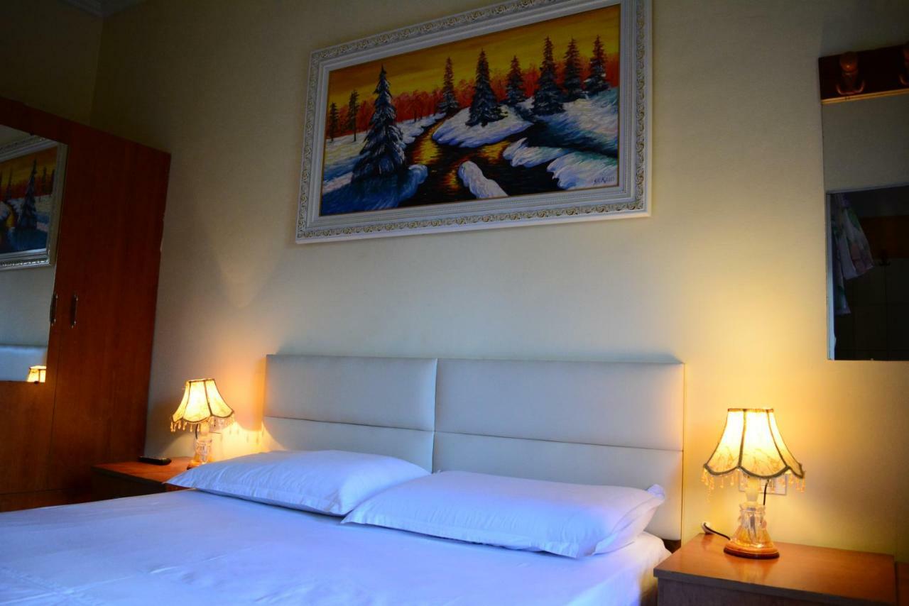 Hotel Republika Tiranë Ngoại thất bức ảnh